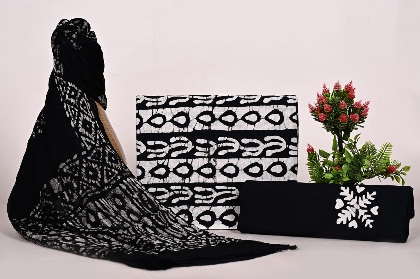 Hand Block Bagru and Sanganeri Printed Cotton 3PC Unstiched Suit With Chiffon Dupatta
